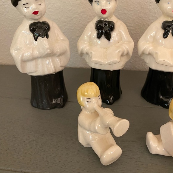 Antique porcelain choir set: 4 choirboys and 2 angels - Picture 2 of 10